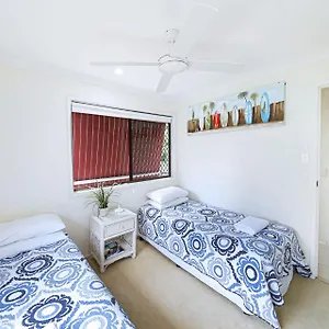 Holiday home 22 Sorrento Avenue, Coolum Beach