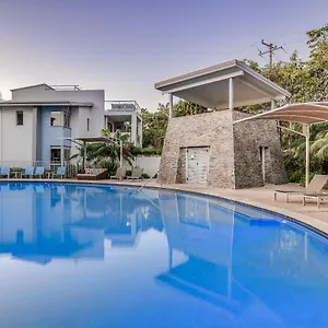 Aparthotel Coolum At The, Coolum Beach
